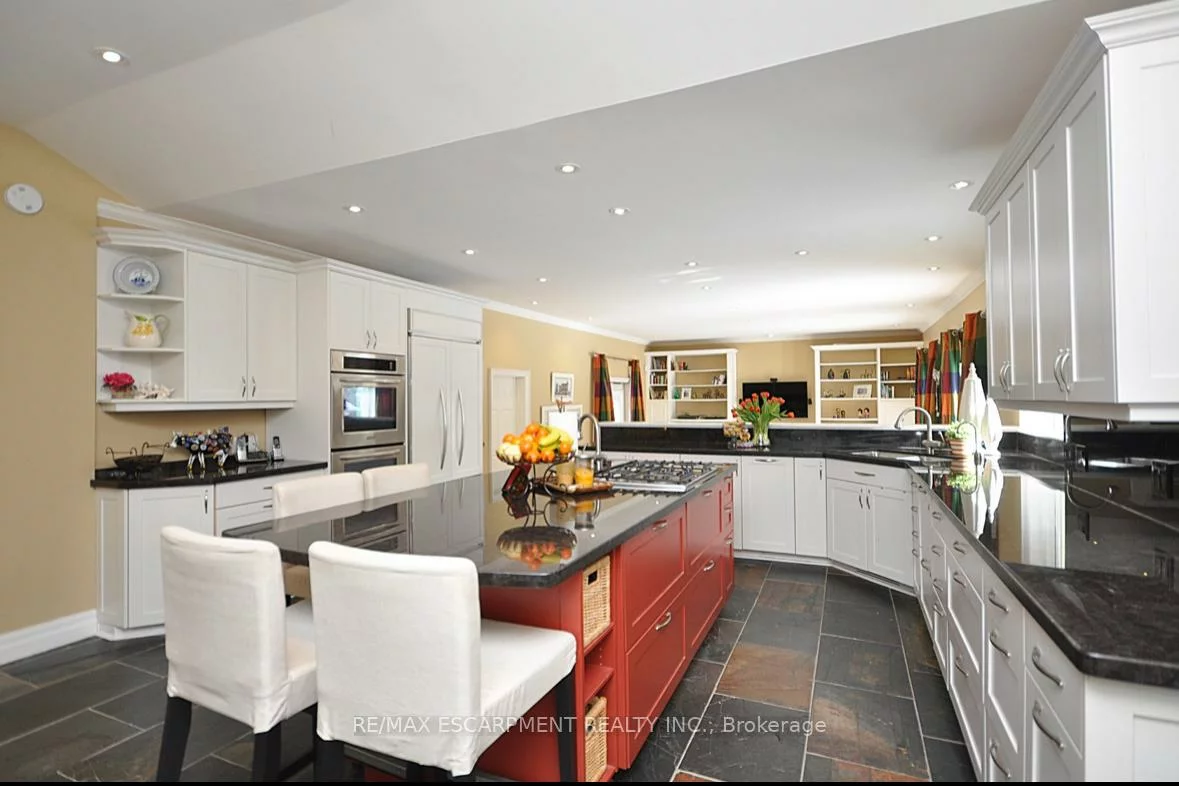 225, Forestwood, 1011 - MO Morrison, Oakville