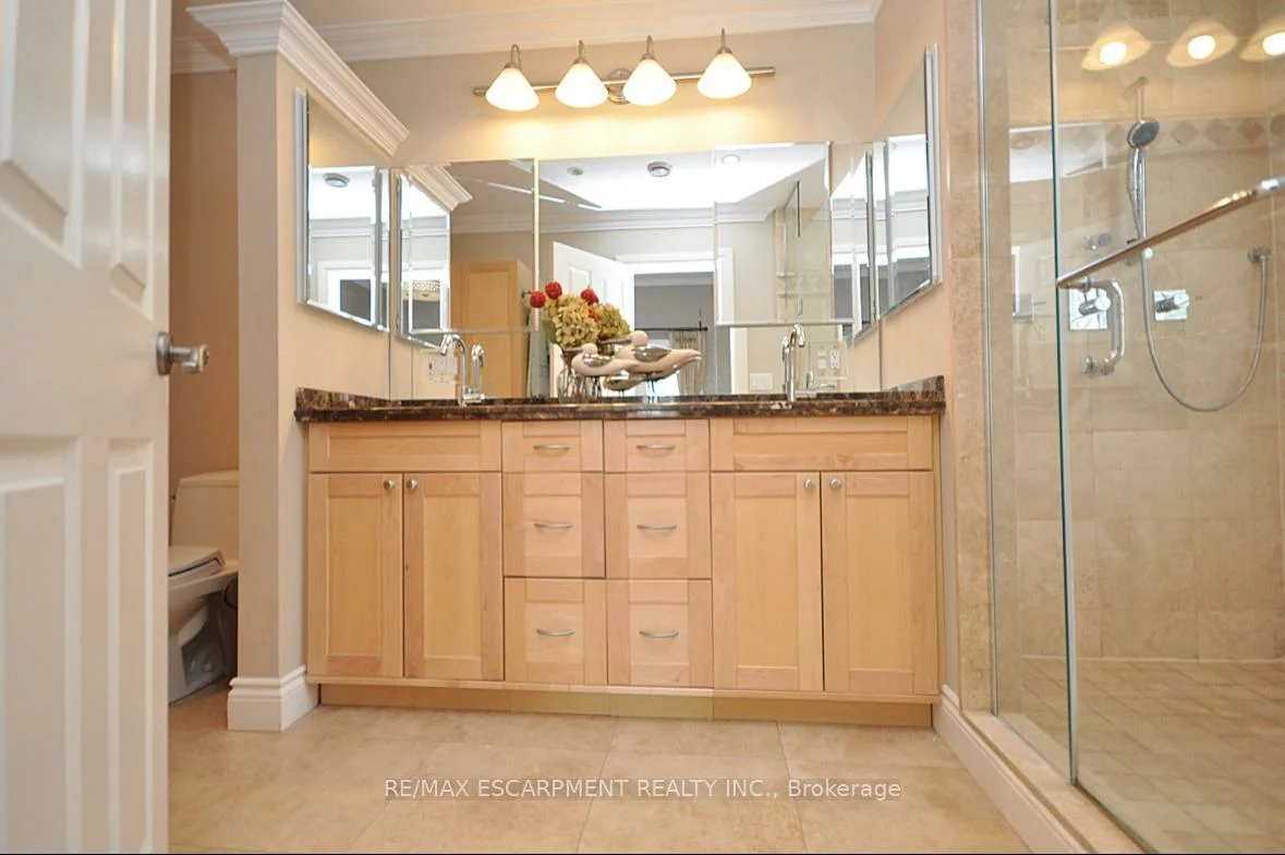 225, Forestwood, 1011 - MO Morrison, Oakville