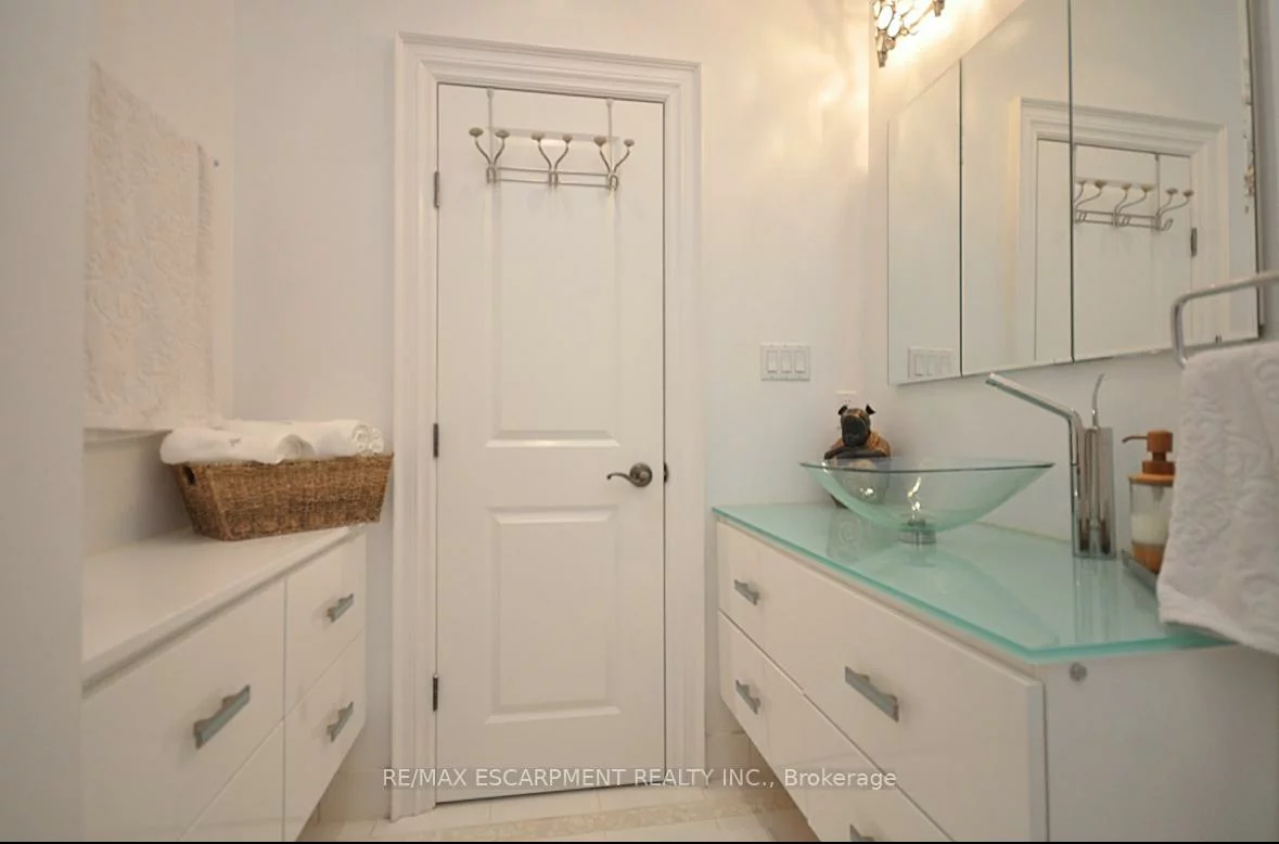 225, Forestwood, 1011 - MO Morrison, Oakville