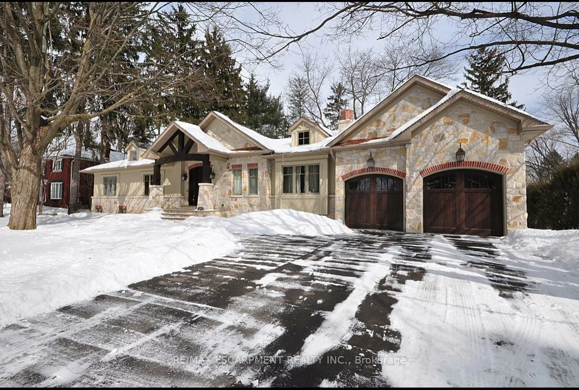 225, Forestwood, 1011 - MO Morrison, Oakville