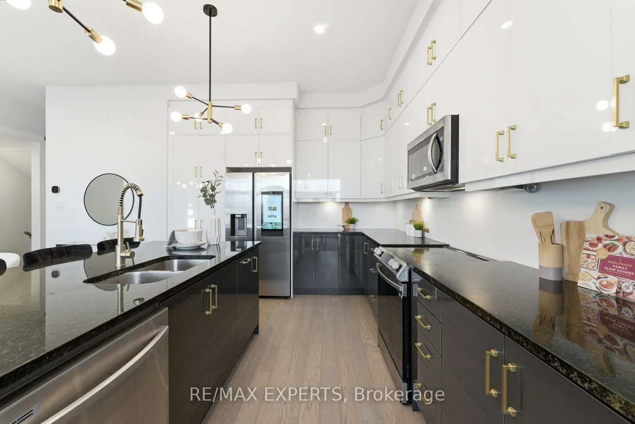 3299, Harasym, 1012 - NW Northwest, Oakville