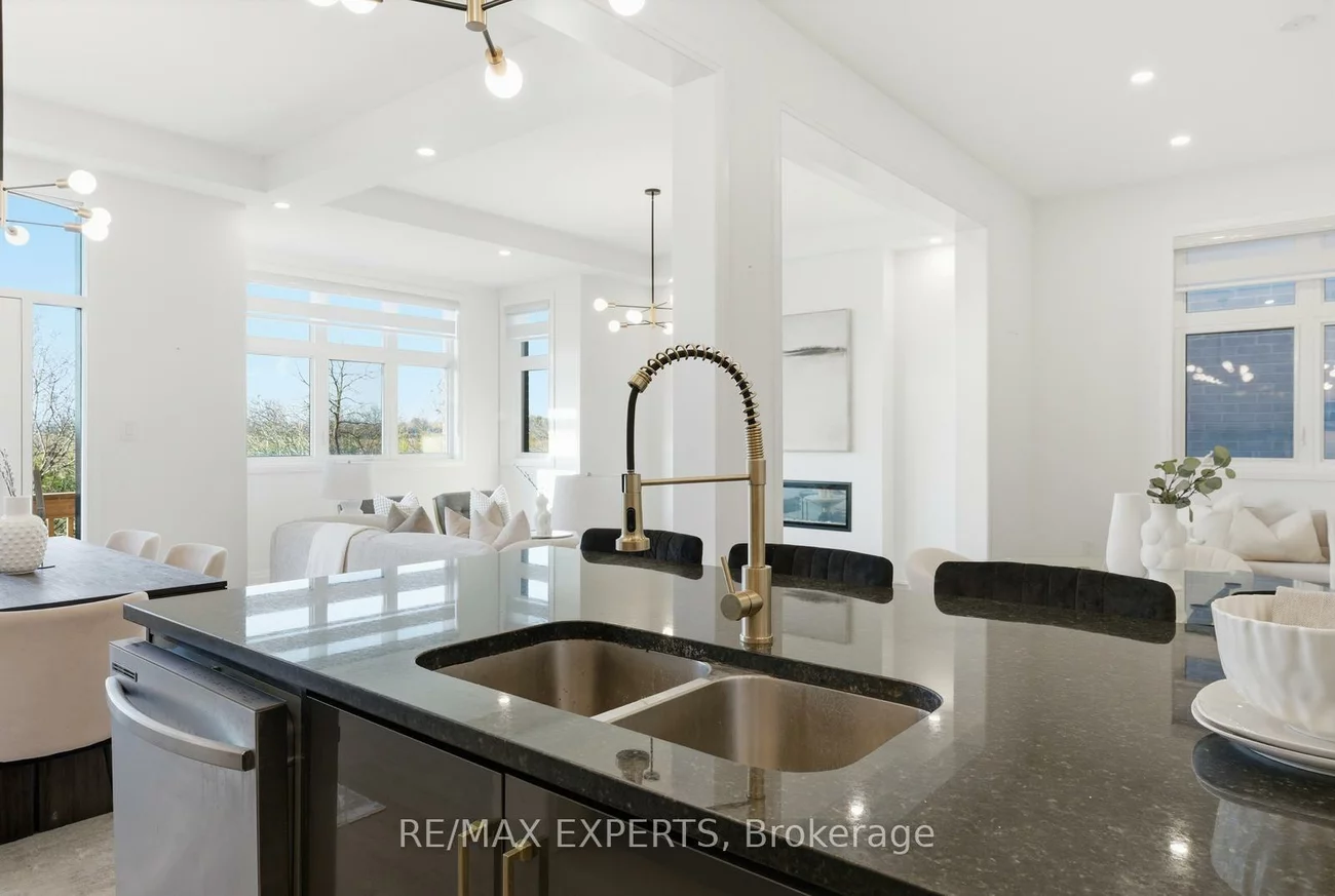 3299, Harasym, 1012 - NW Northwest, Oakville