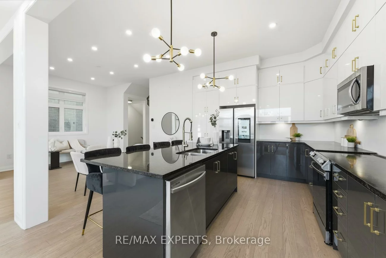 3299, Harasym, 1012 - NW Northwest, Oakville