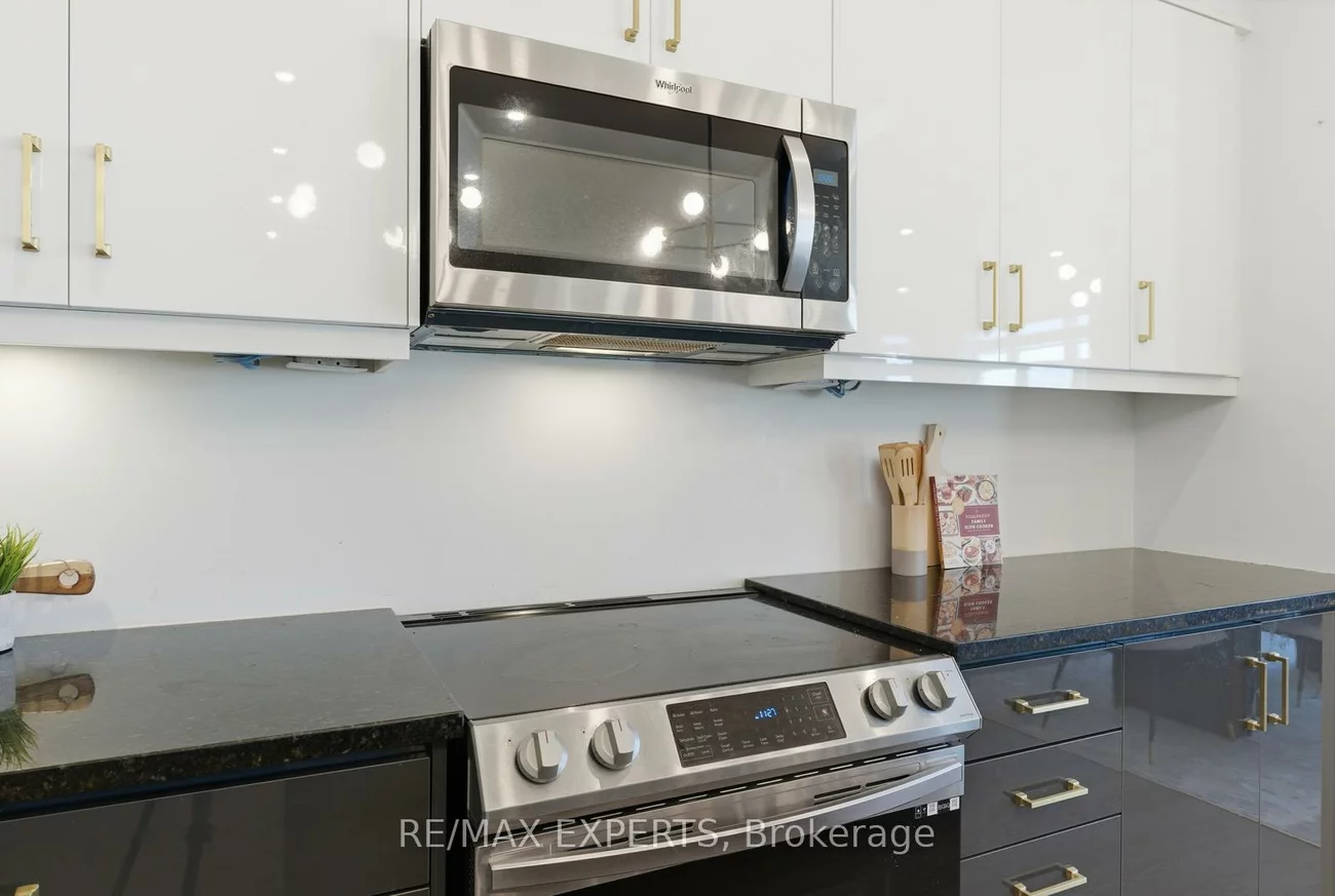 3299, Harasym, 1012 - NW Northwest, Oakville