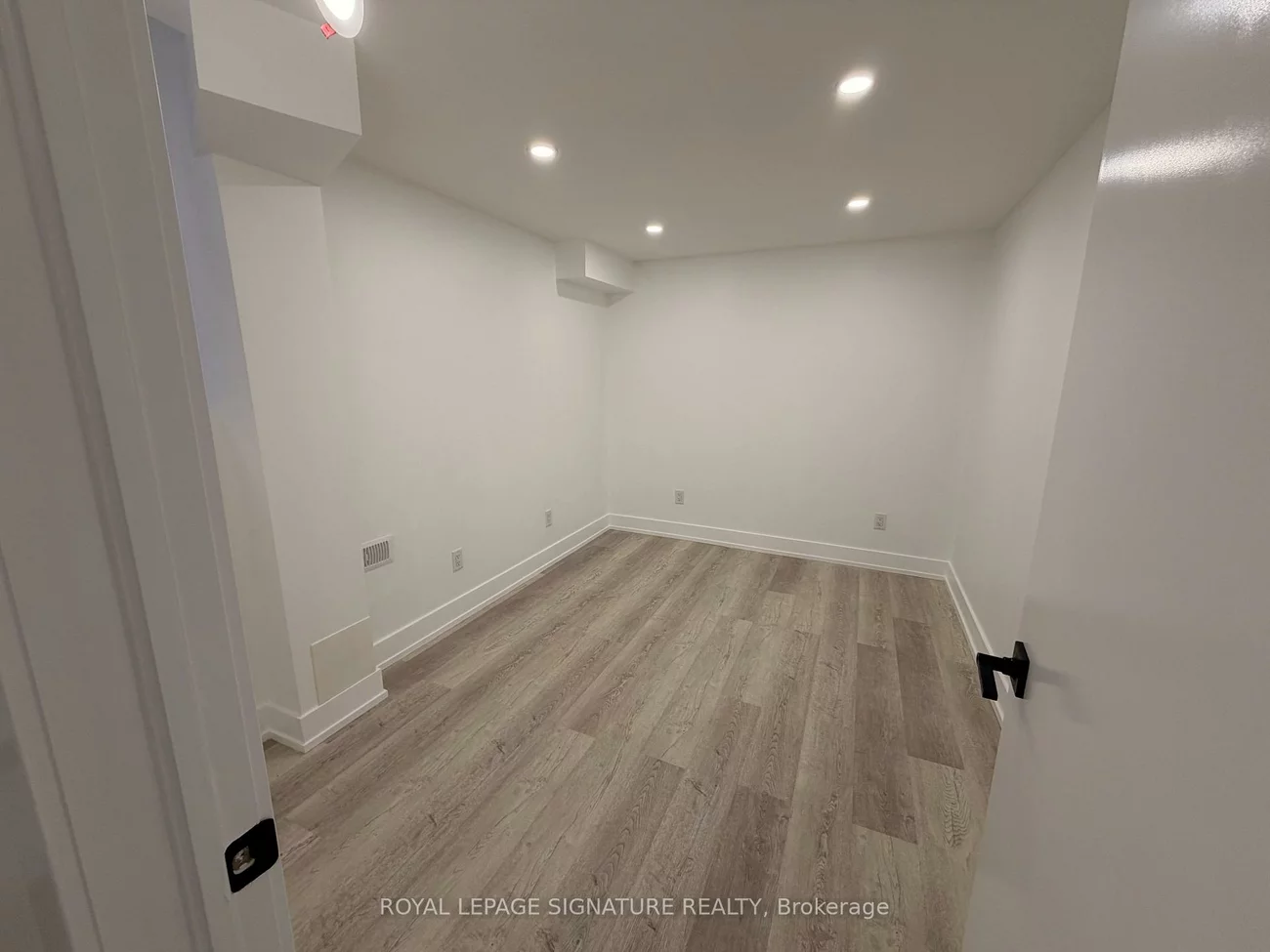 2129, Glenfield, 1022 - WT West Oak Trails, Oakville