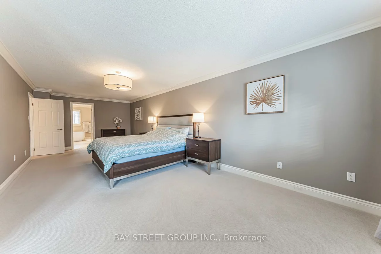 2191, Dunvegan, 1006 - FD Ford, Oakville