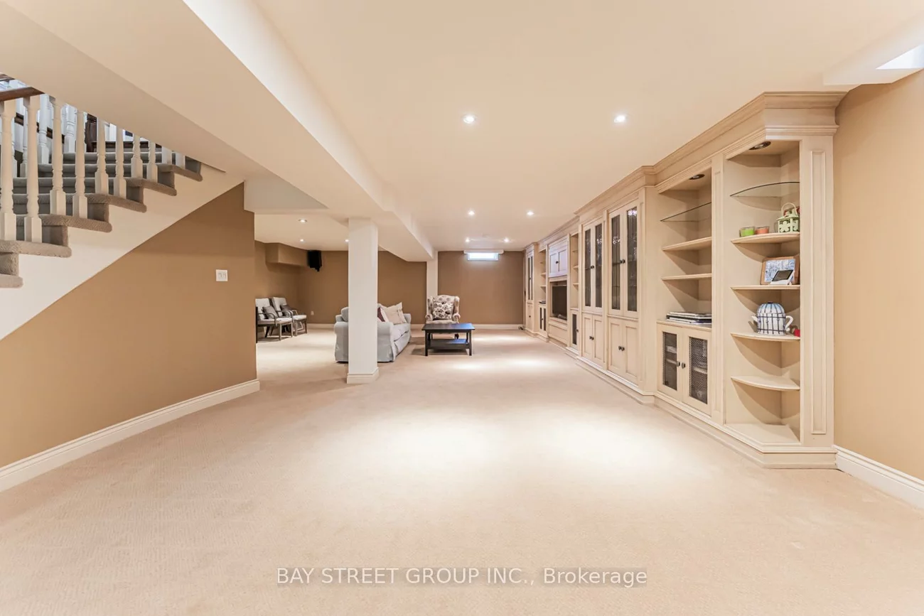 2191, Dunvegan, 1006 - FD Ford, Oakville