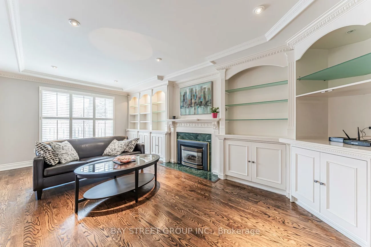 2191, Dunvegan, 1006 - FD Ford, Oakville