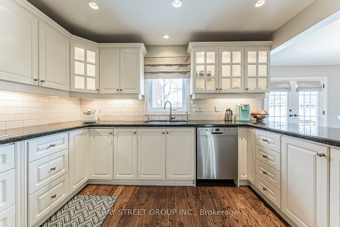 2191, Dunvegan, 1006 - FD Ford, Oakville