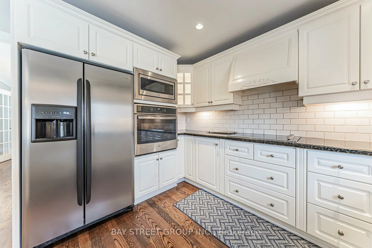 2191, Dunvegan, 1006 - FD Ford, Oakville