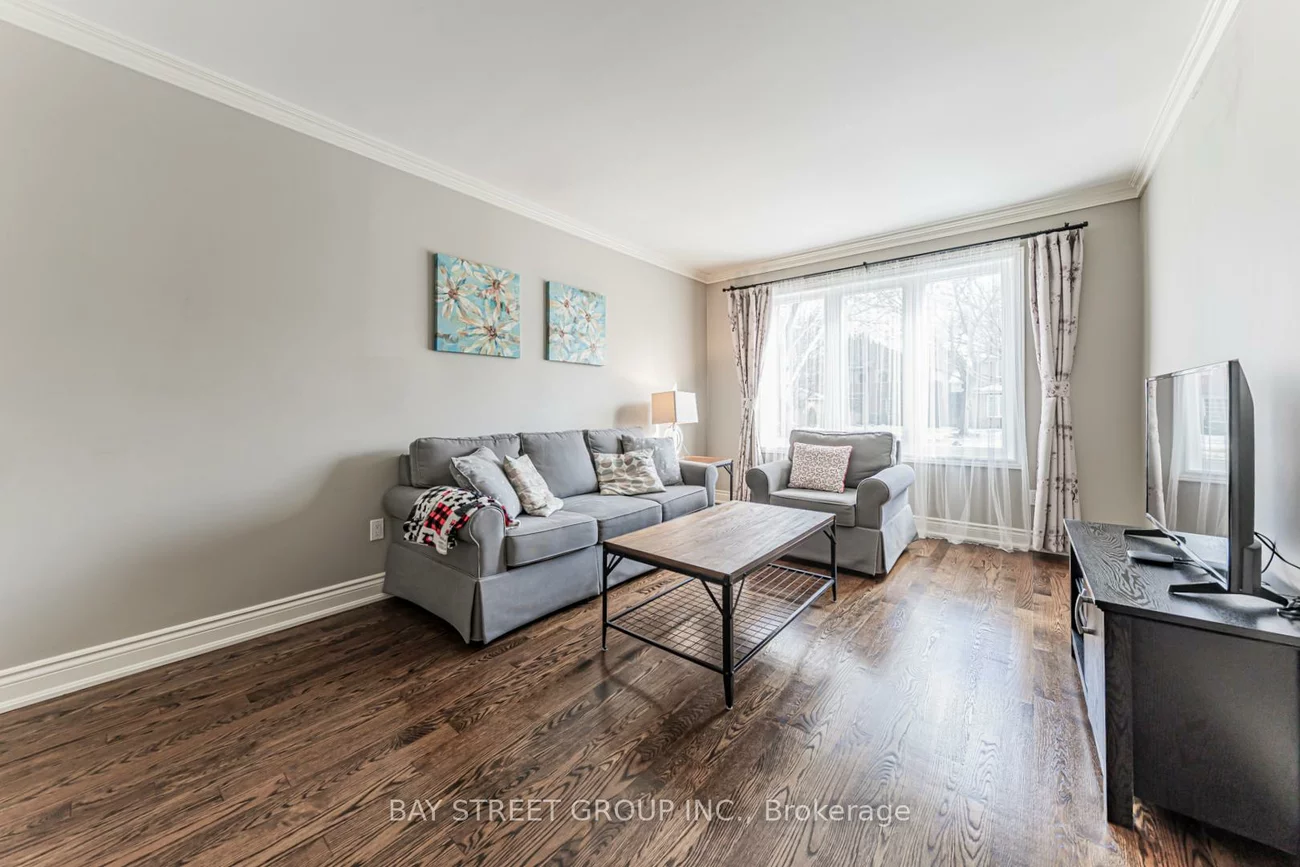 2191, Dunvegan, 1006 - FD Ford, Oakville