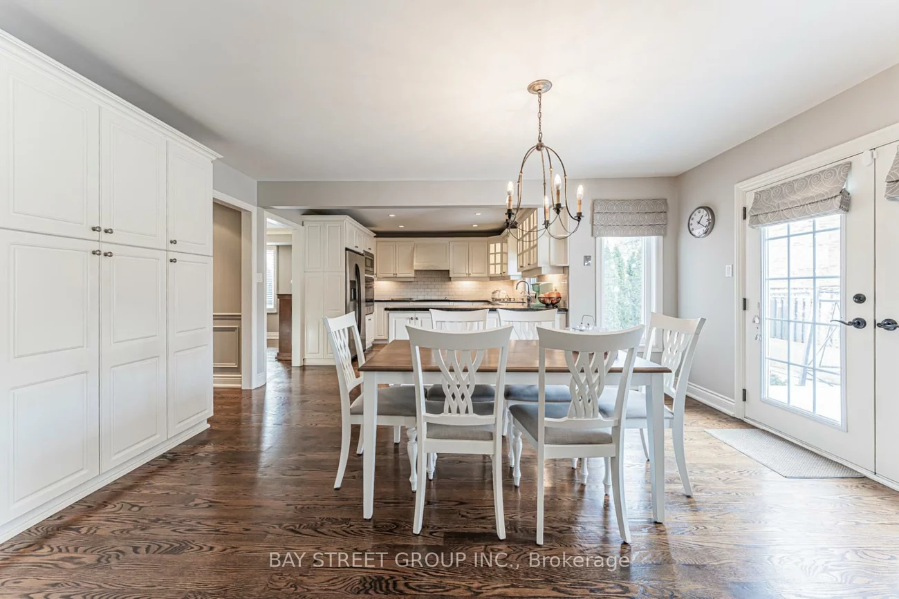 2191, Dunvegan, 1006 - FD Ford, Oakville