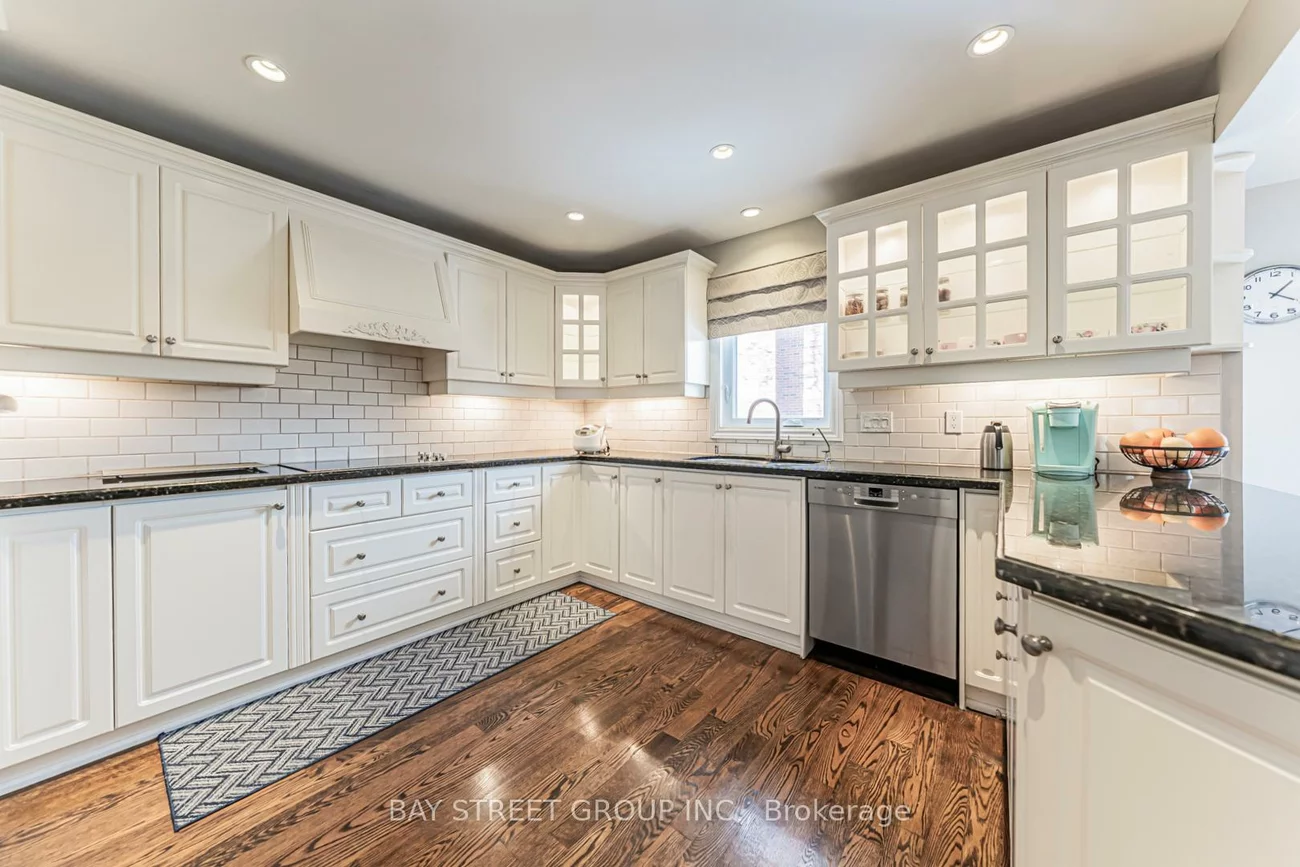 2191, Dunvegan, 1006 - FD Ford, Oakville