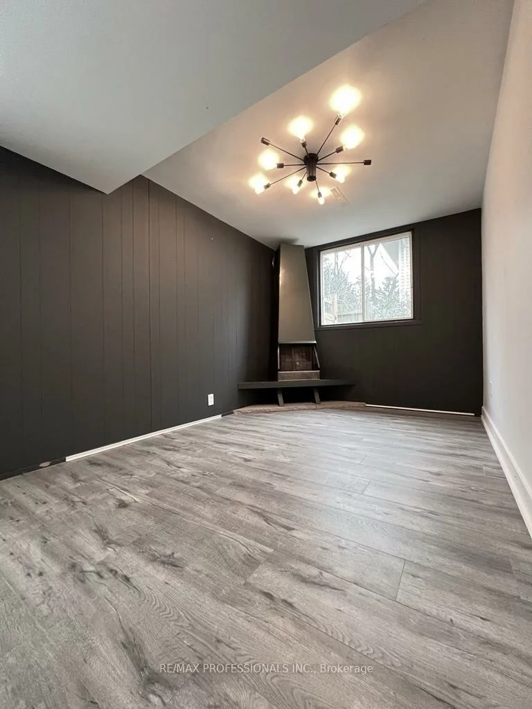 15, Ridge, 1003 - CP College Park, Oakville