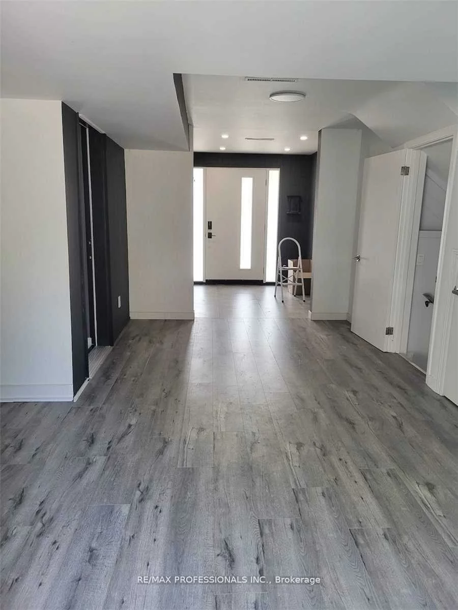 15, Ridge, 1003 - CP College Park, Oakville