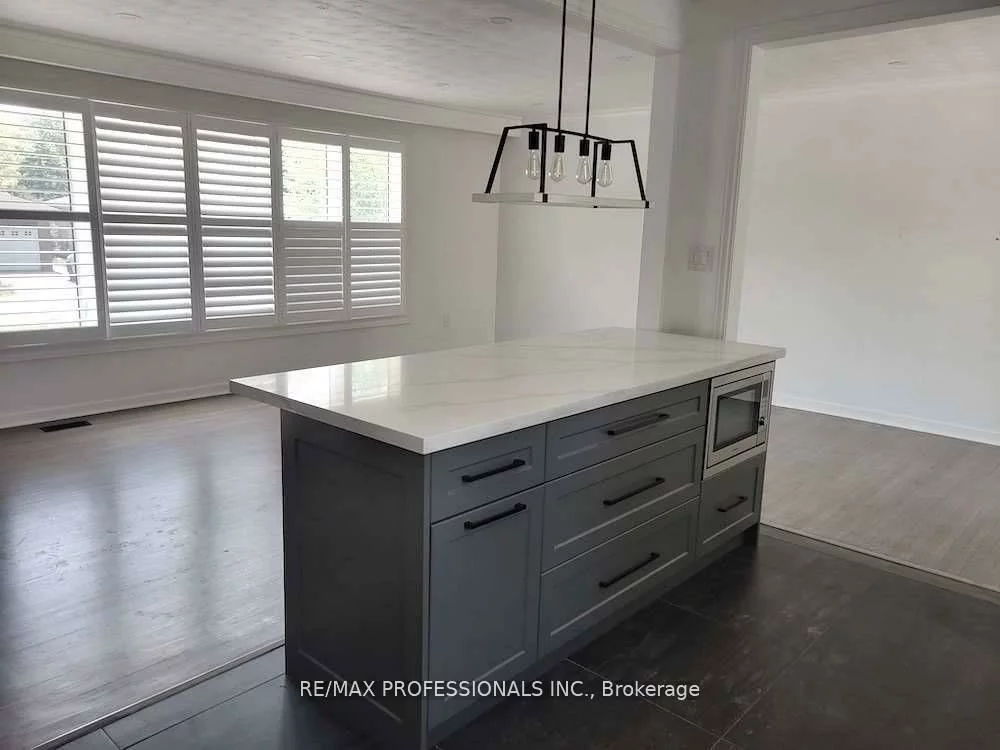 15, Ridge, 1003 - CP College Park, Oakville