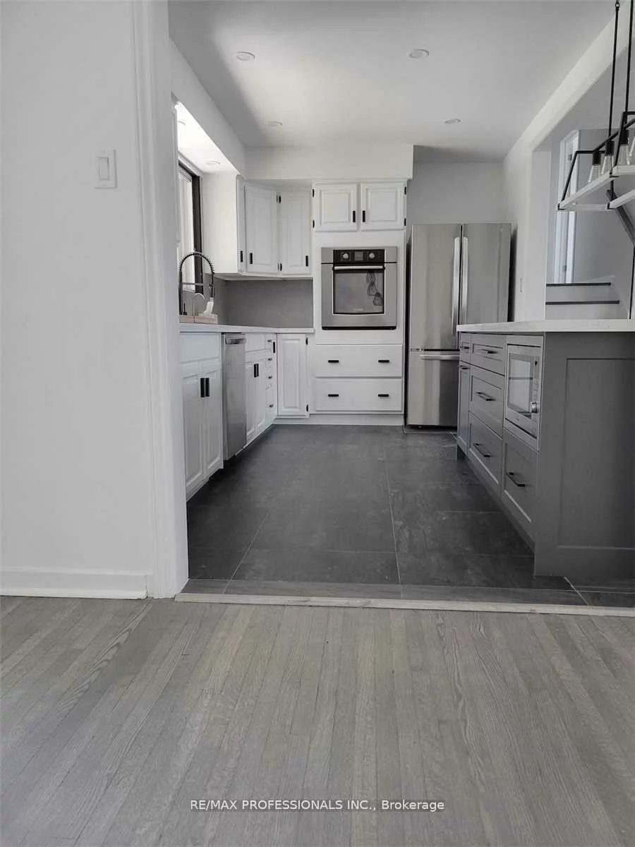 15, Ridge, 1003 - CP College Park, Oakville