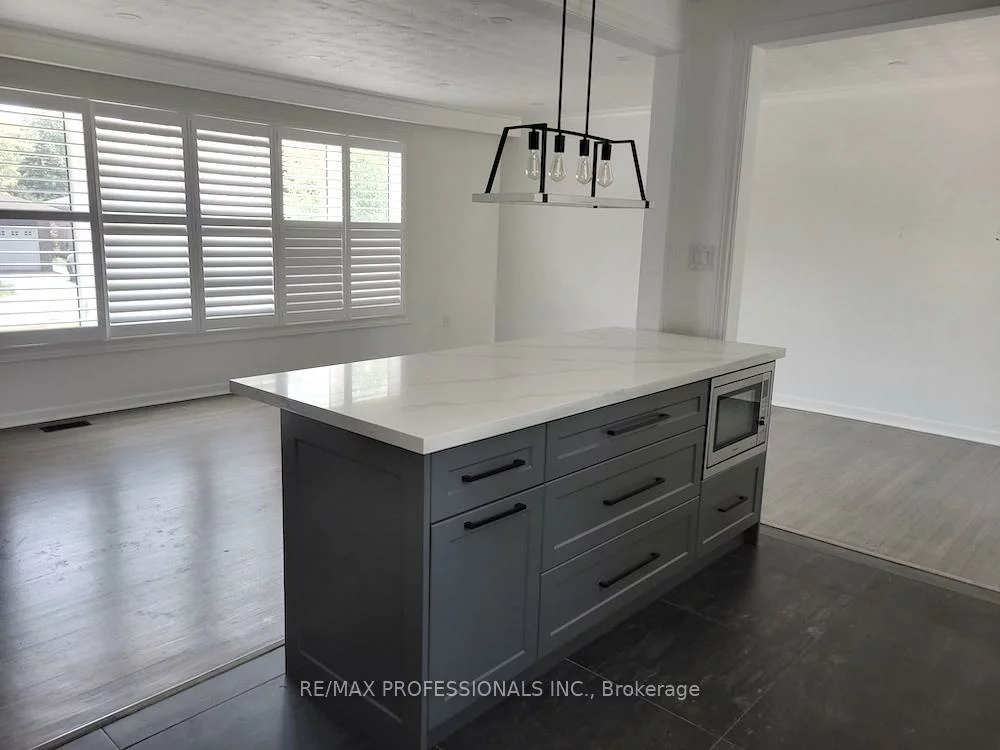 15, Ridge, 1003 - CP College Park, Oakville