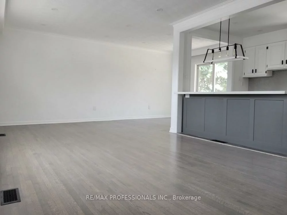 15, Ridge, 1003 - CP College Park, Oakville