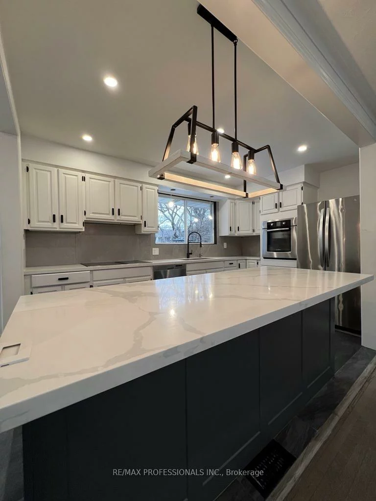 15, Ridge, 1003 - CP College Park, Oakville