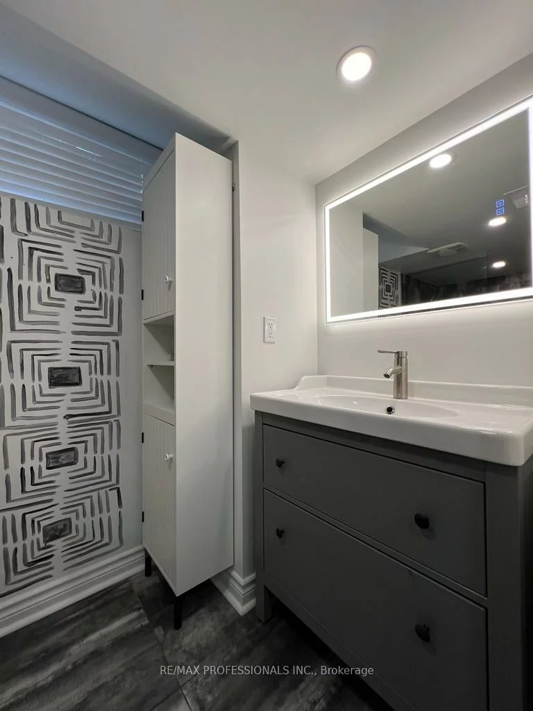 15, Ridge, 1003 - CP College Park, Oakville