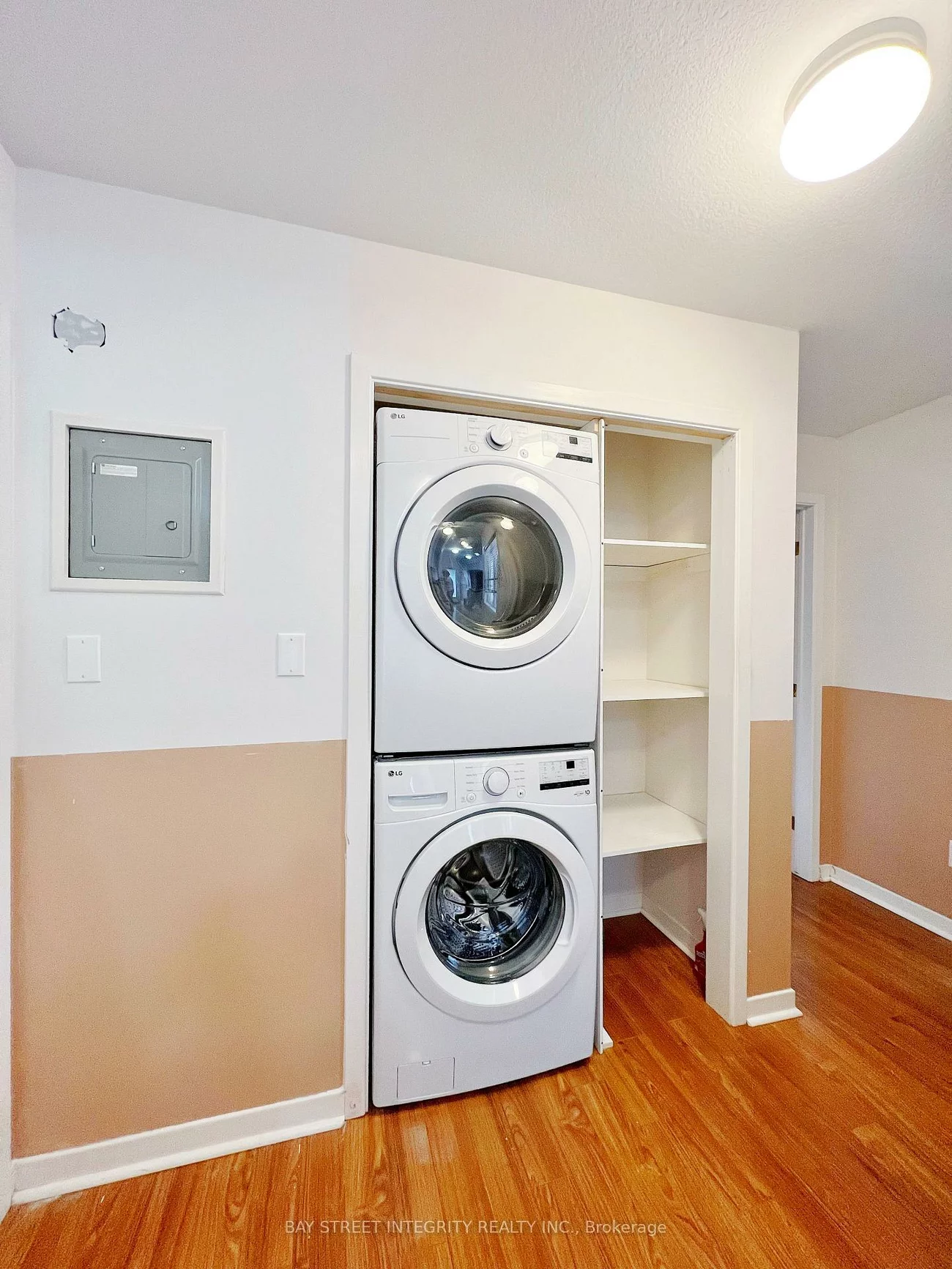 1339, Pinegrove, 1020 - WO West, Oakville