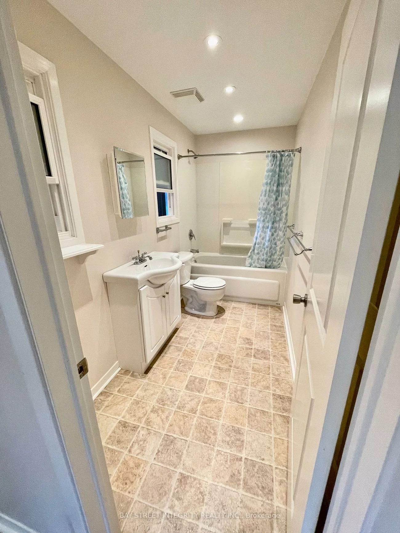 1339, Pinegrove, 1020 - WO West, Oakville