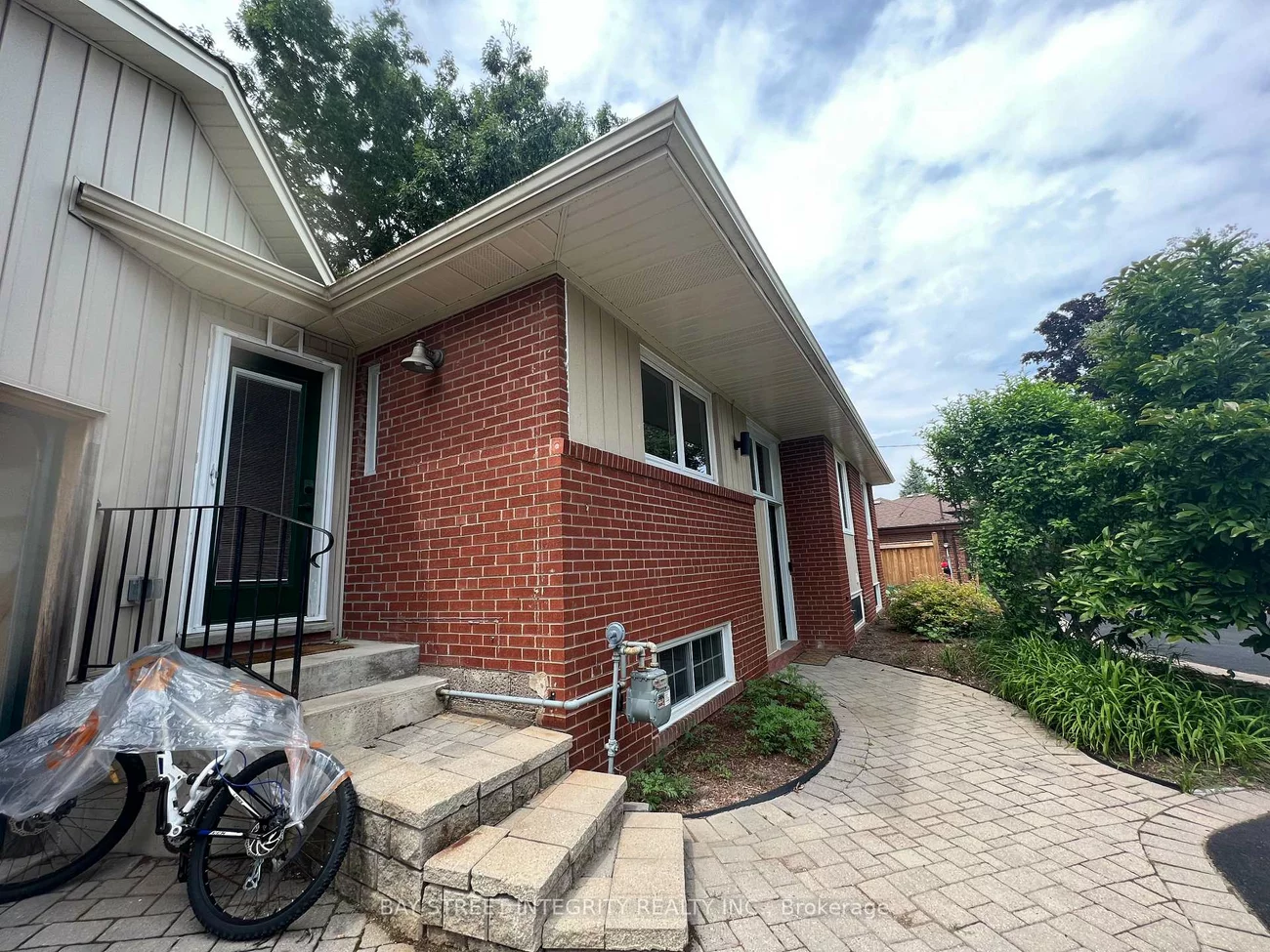 1339, Pinegrove, 1020 - WO West, Oakville