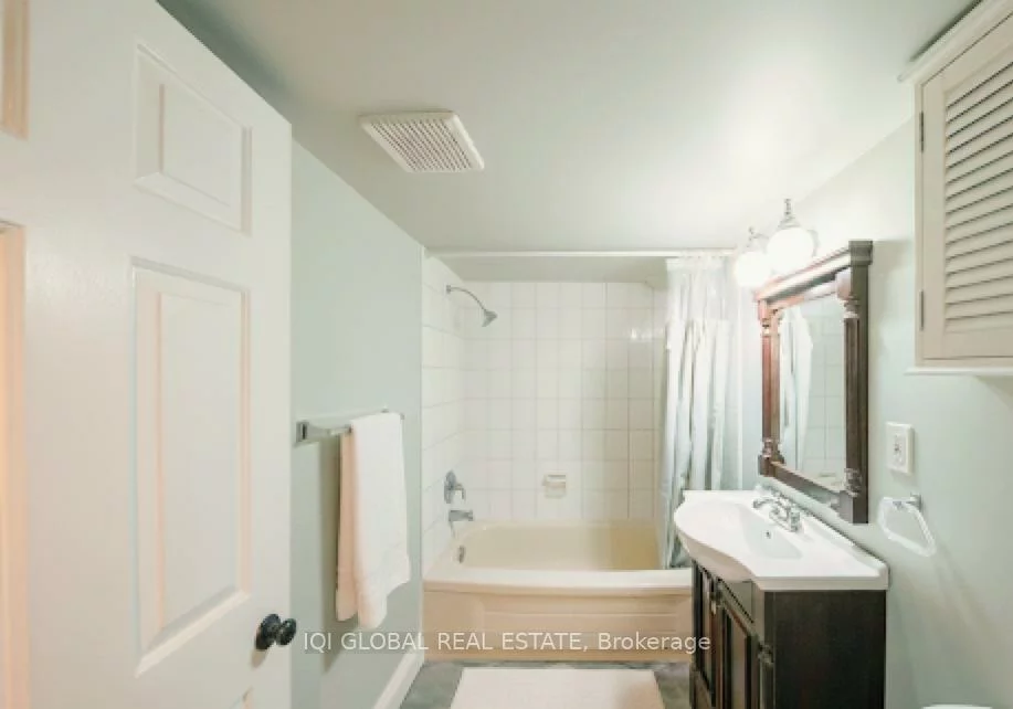 189, River Oaks, 1015 - RO River Oaks, Oakville