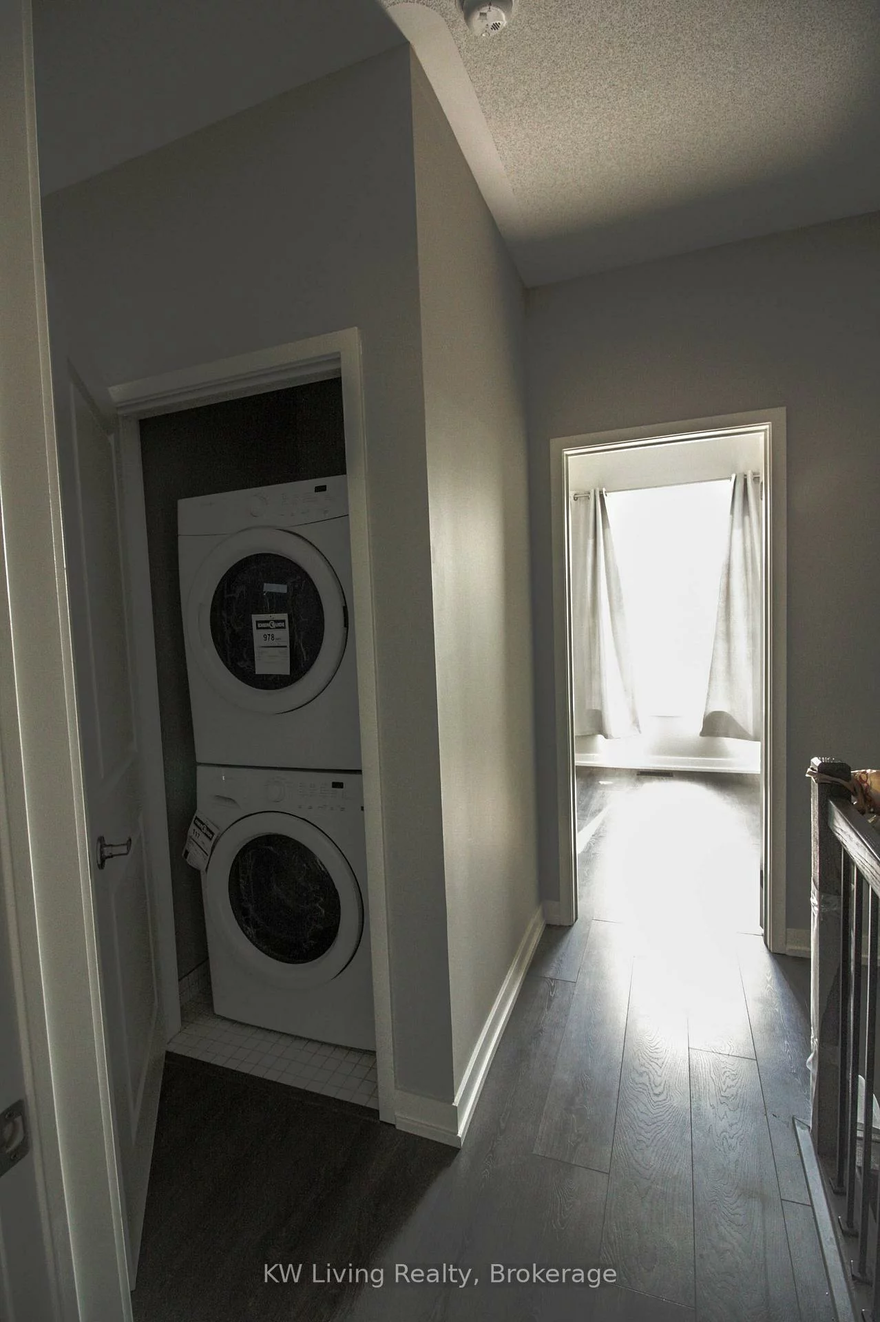 3057, Ernest Appelbe, 1008 - GO Glenorchy, Oakville