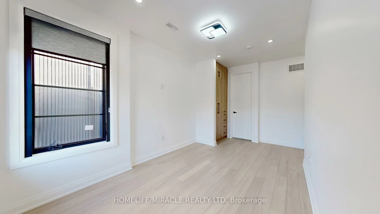 150, Stewart, 1002 - CO Central, Oakville