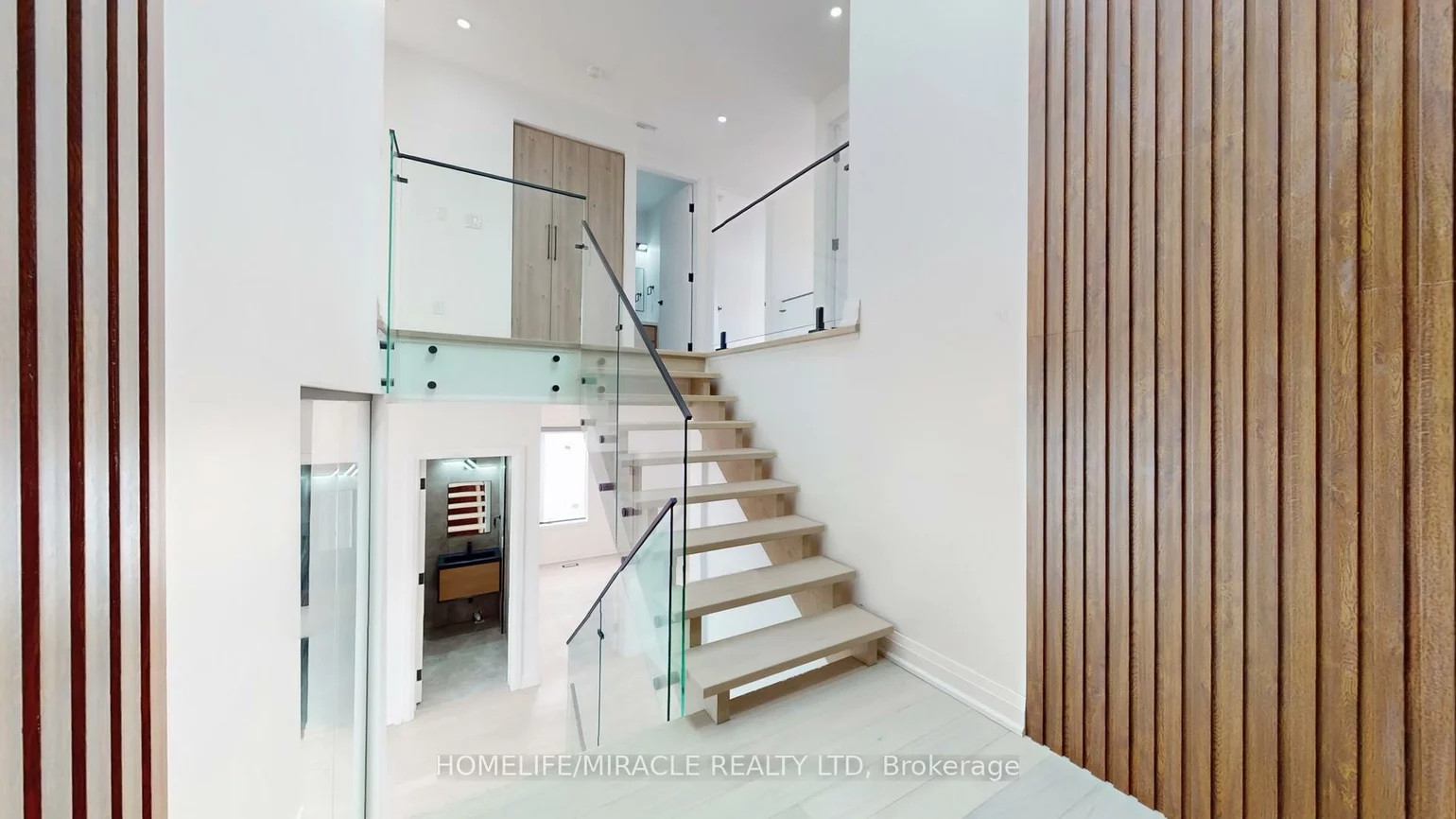 150, Stewart, 1002 - CO Central, Oakville