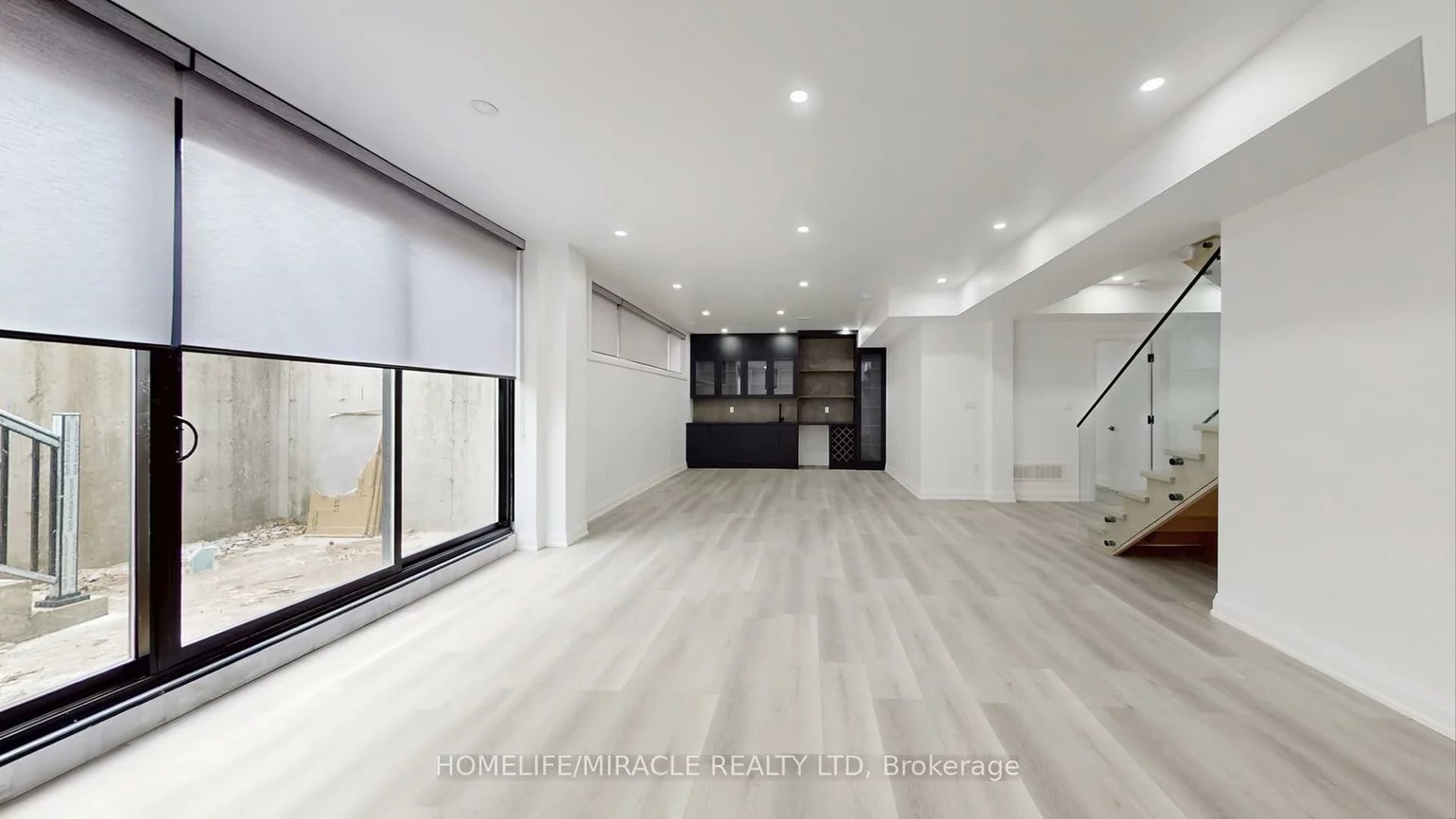 150, Stewart, 1002 - CO Central, Oakville