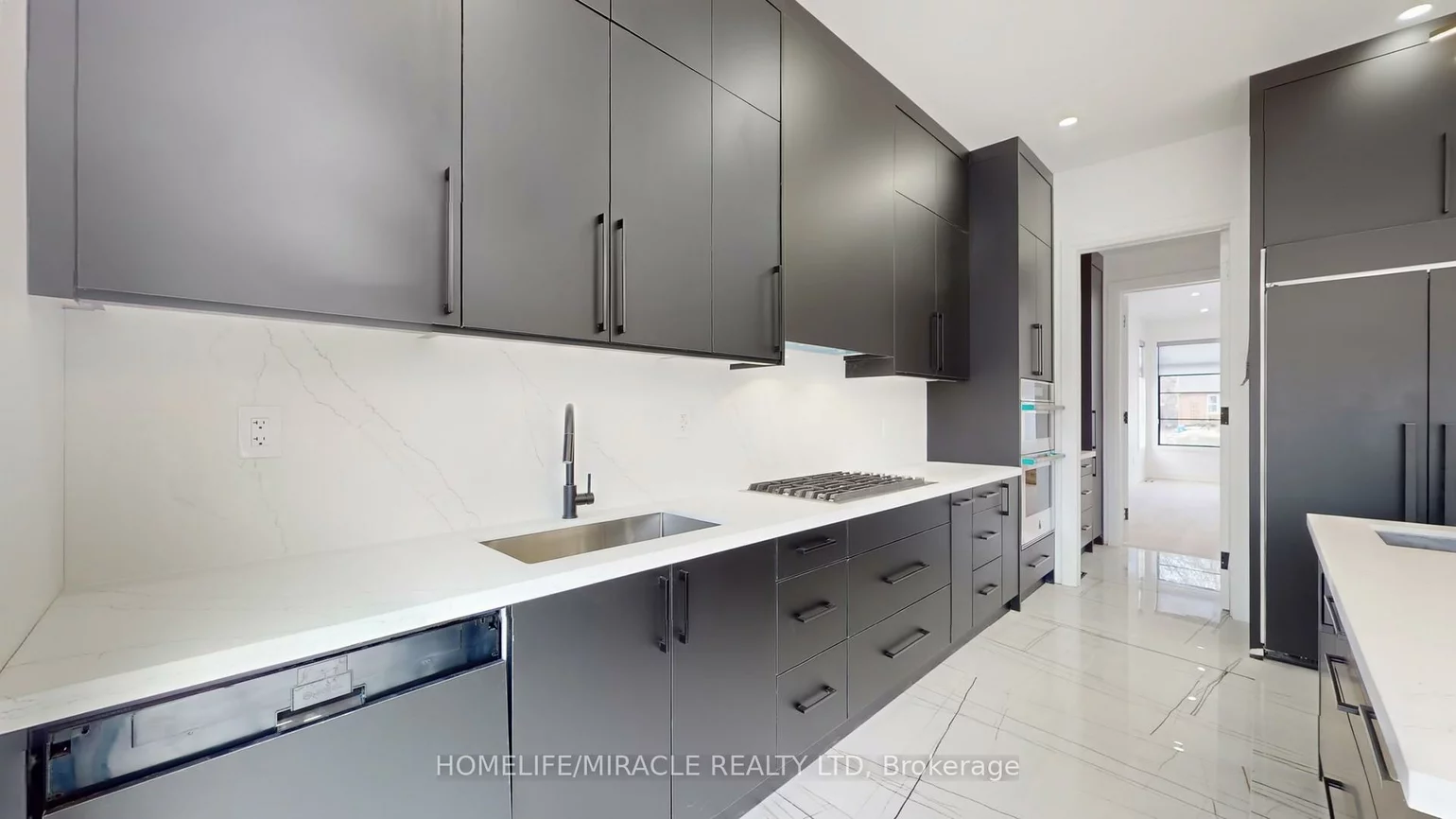 150, Stewart, 1002 - CO Central, Oakville