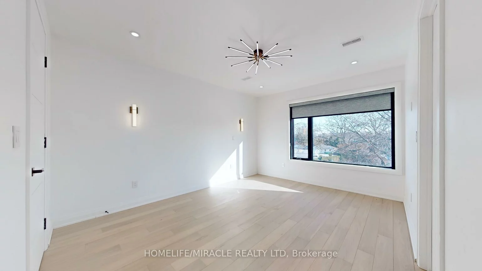 150, Stewart, 1002 - CO Central, Oakville