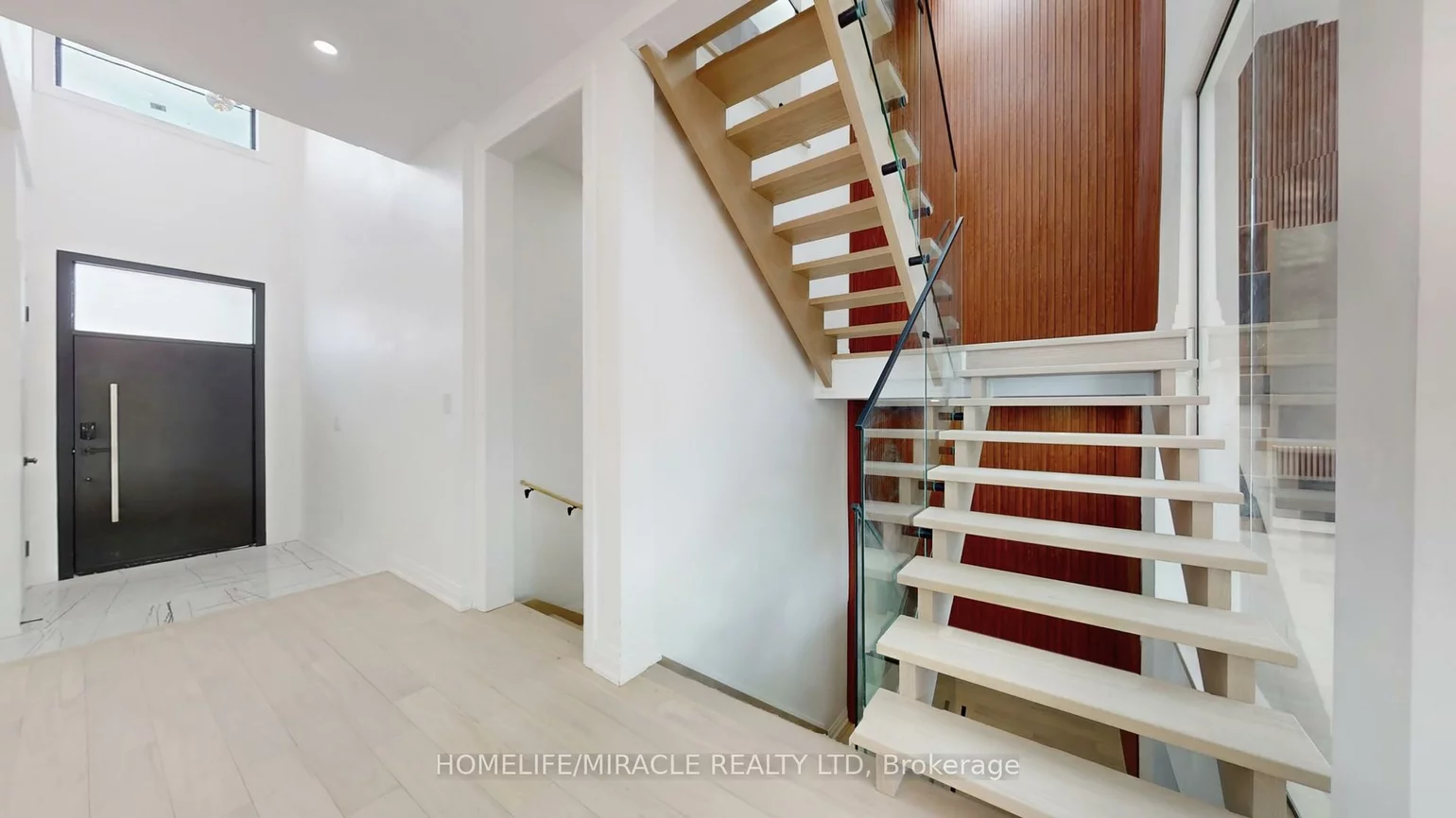 150, Stewart, 1002 - CO Central, Oakville