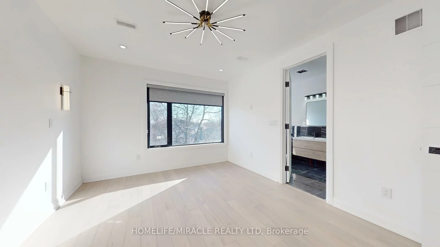 150, Stewart, 1002 - CO Central, Oakville