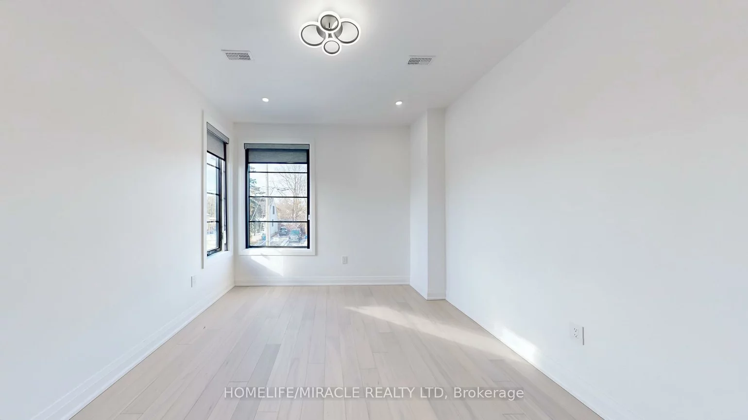 150, Stewart, 1002 - CO Central, Oakville