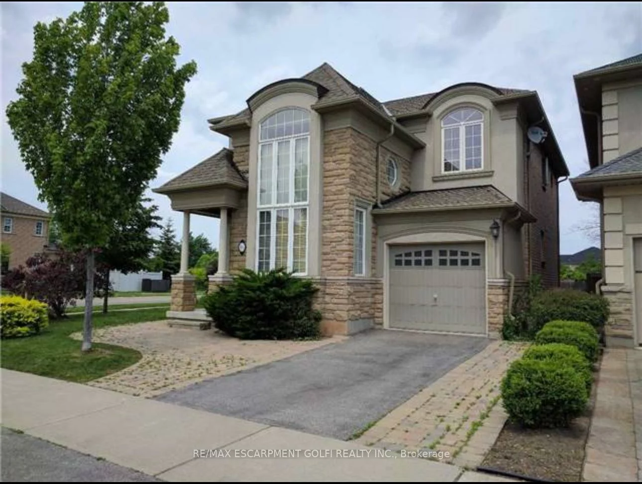 319, Duskywing, 1001 - BR Bronte, Oakville