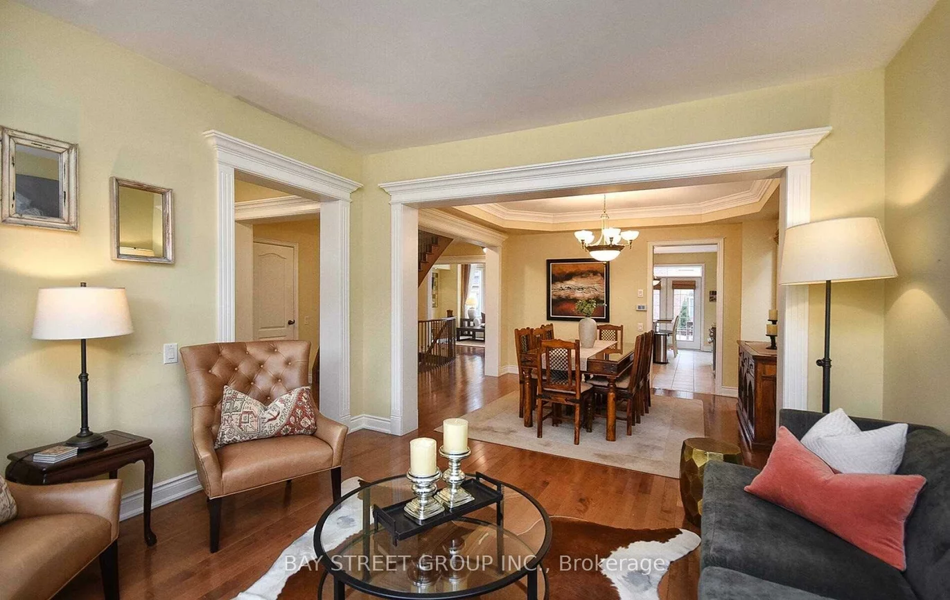 336, Turning Leaf, 1001 - BR Bronte, Oakville