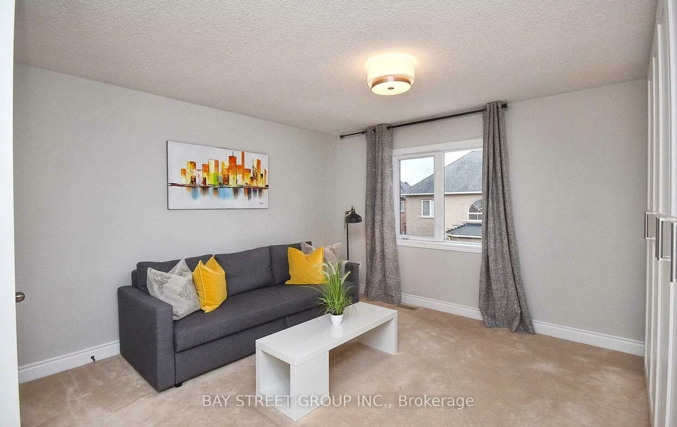 336, Turning Leaf, 1001 - BR Bronte, Oakville