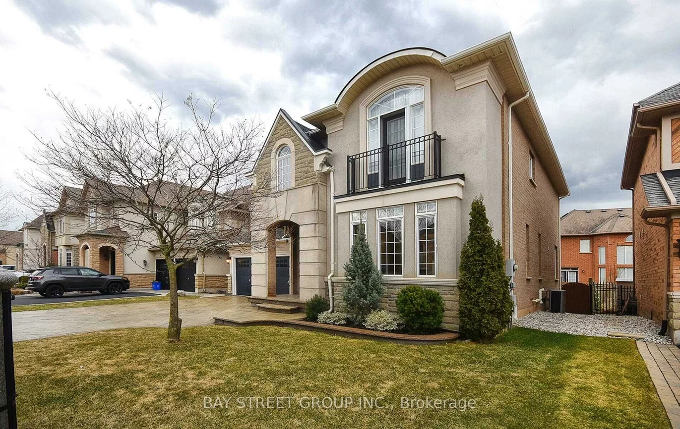 336, Turning Leaf, 1001 - BR Bronte, Oakville