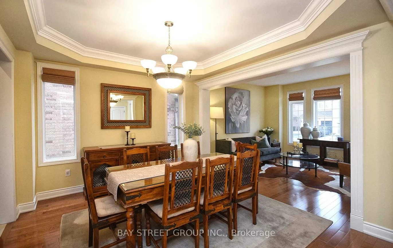 336, Turning Leaf, 1001 - BR Bronte, Oakville