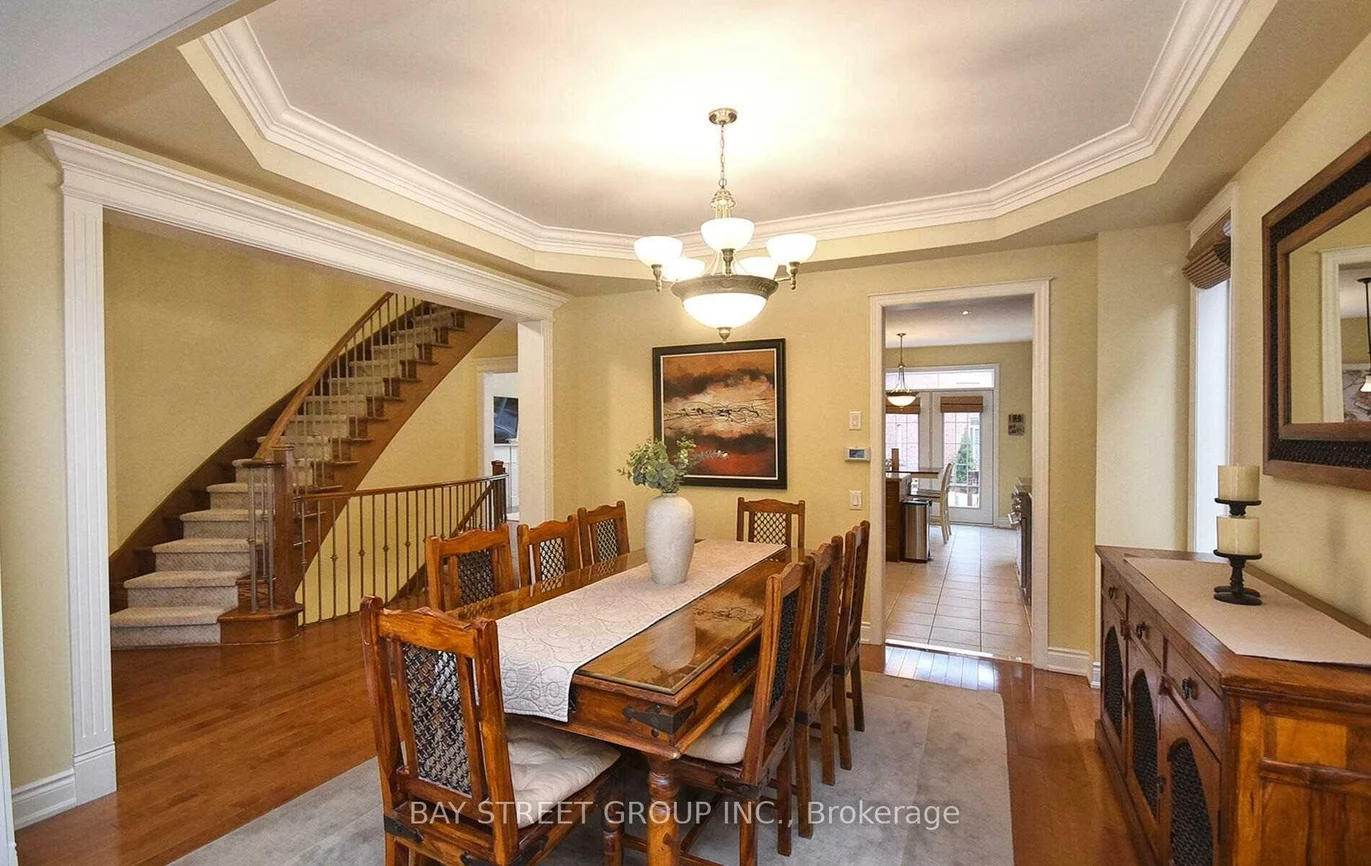 336, Turning Leaf, 1001 - BR Bronte, Oakville