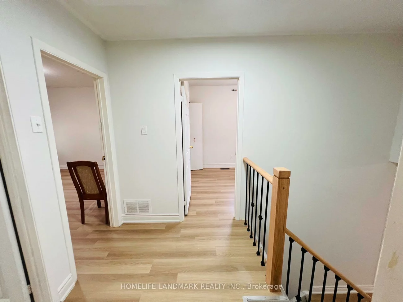 1262, Napier, 1003 - CP College Park, Oakville