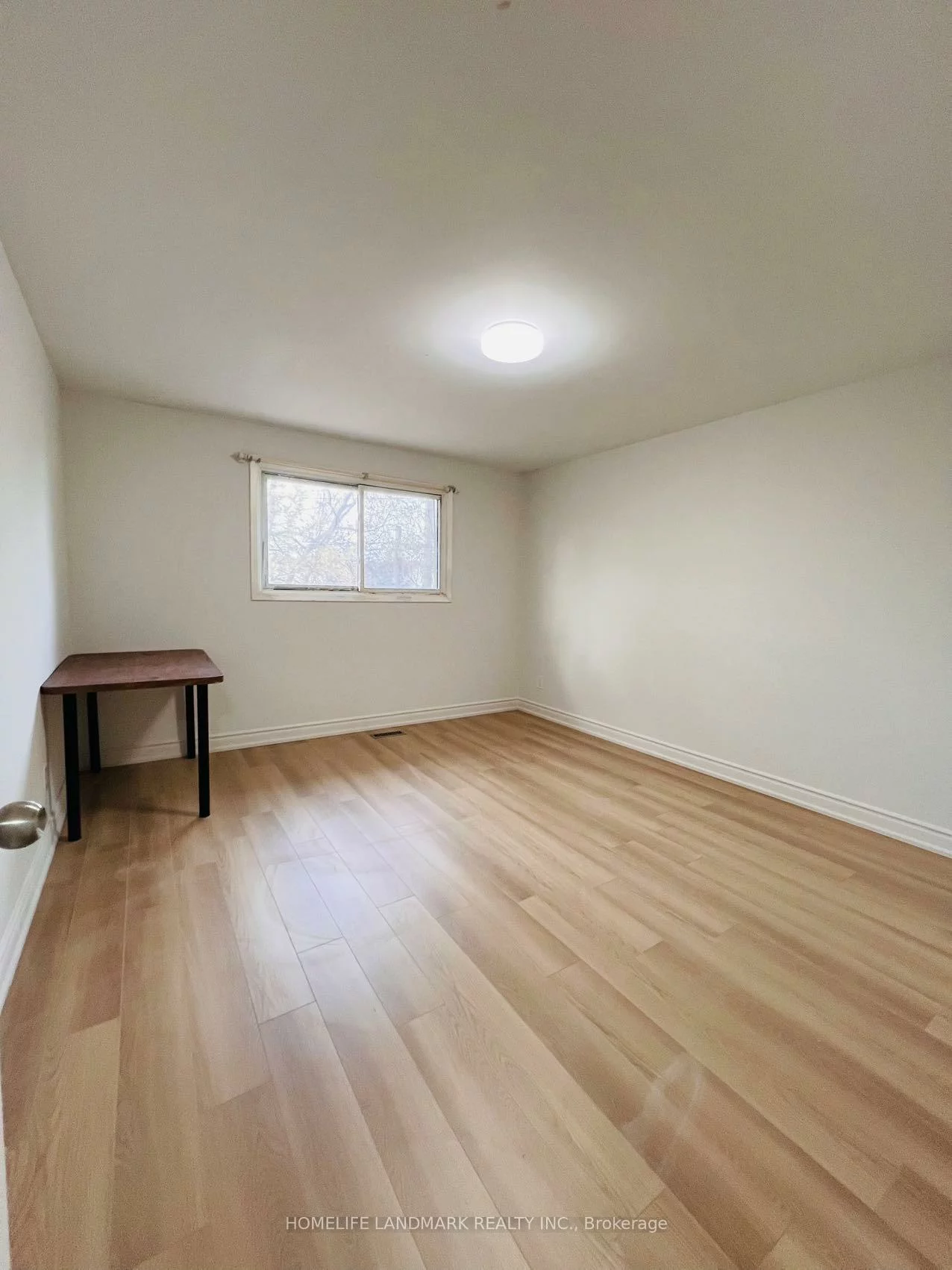 1262, Napier, 1003 - CP College Park, Oakville