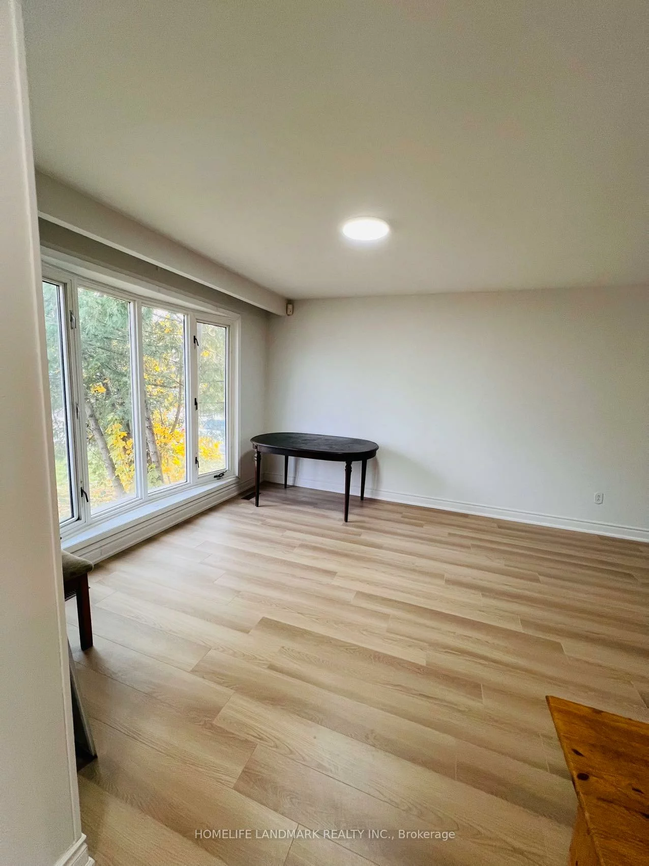 1262, Napier, 1003 - CP College Park, Oakville