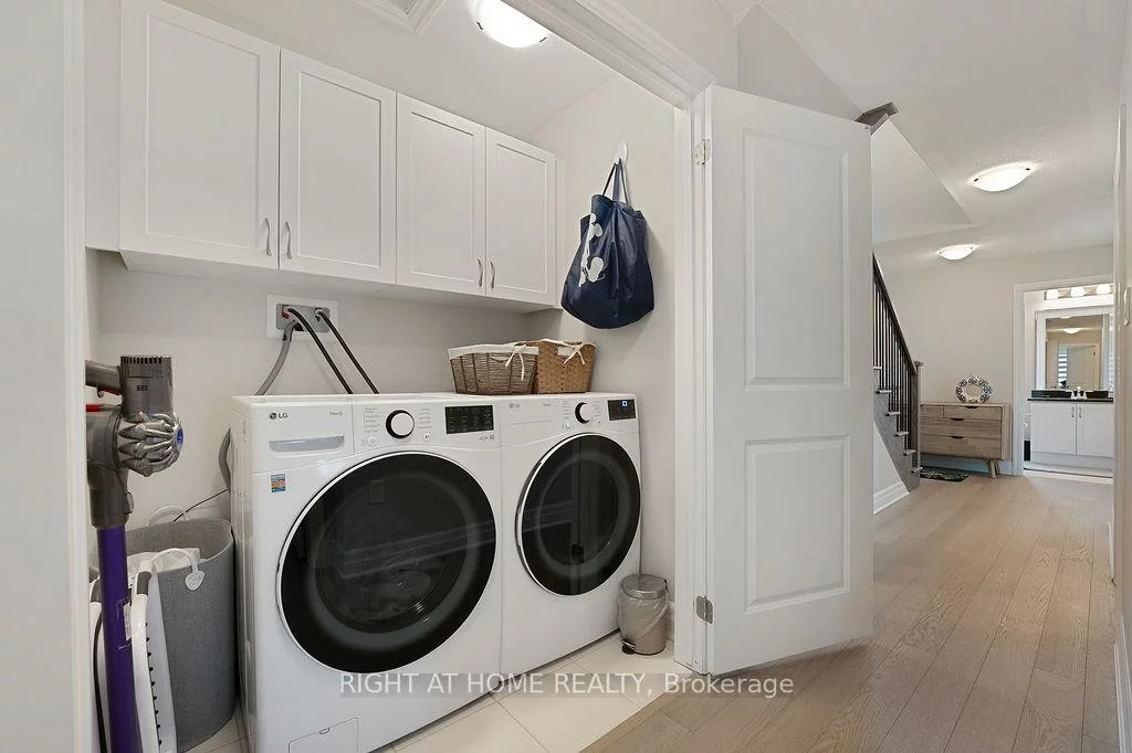 3033, John McKay, 1010 - JM Joshua Meadows, Oakville