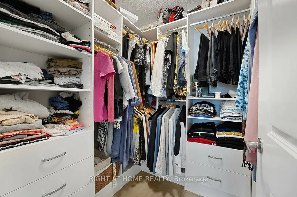 3033, John McKay, 1010 - JM Joshua Meadows, Oakville