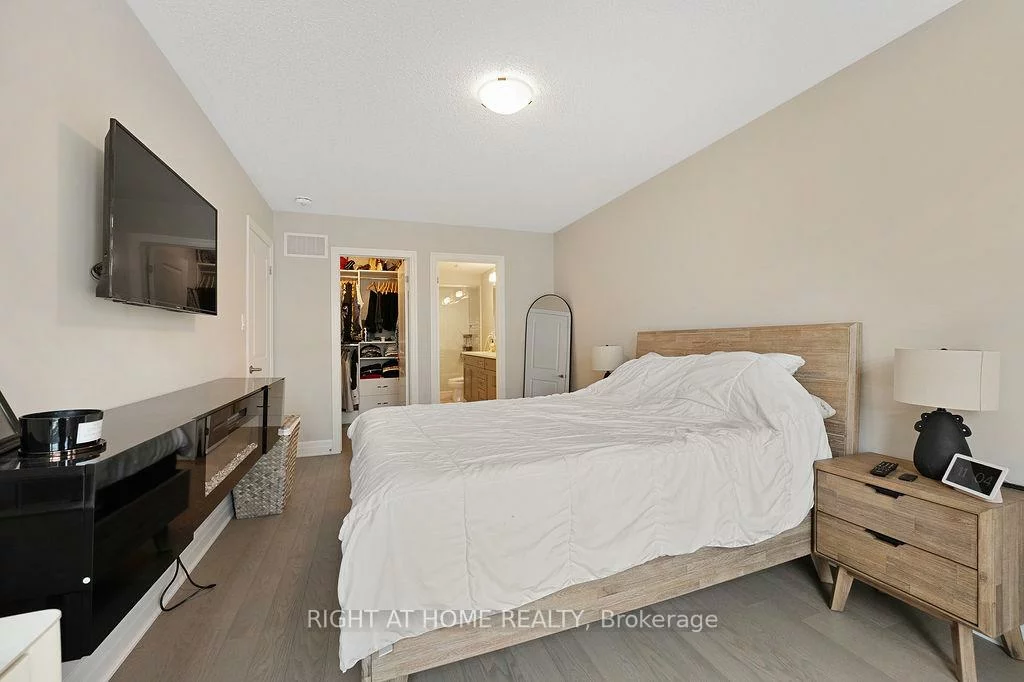 3033, John McKay, 1010 - JM Joshua Meadows, Oakville